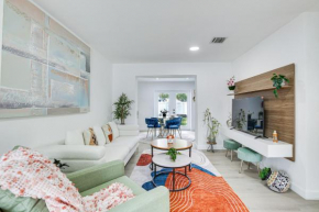 Fort Lauderdale Duplex about 6 Mi to Los Olas Beach!
